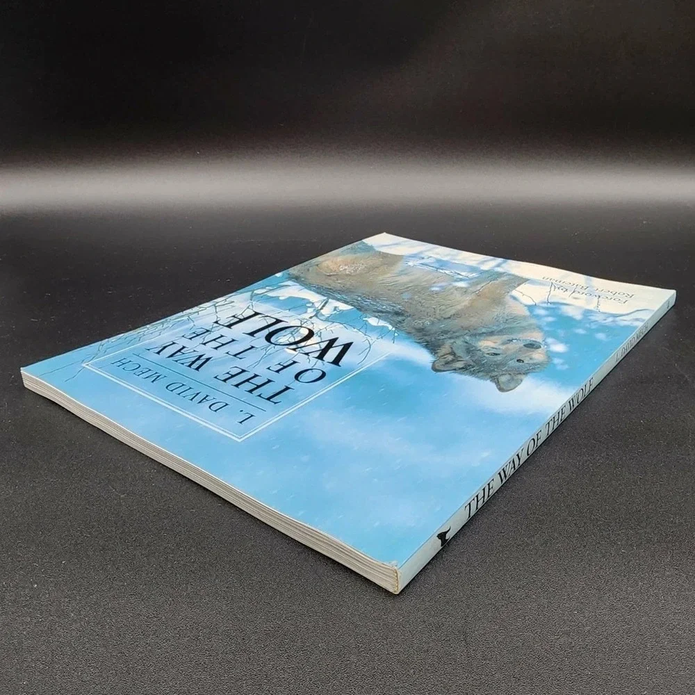 The Way‎ of the Wolf Softcover Book New Old Stock L David Mech Wildlife Nature